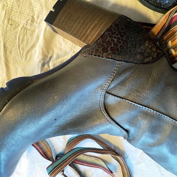 Felmini Caleb hidden platform comfort heels. - Picture 7 of 12